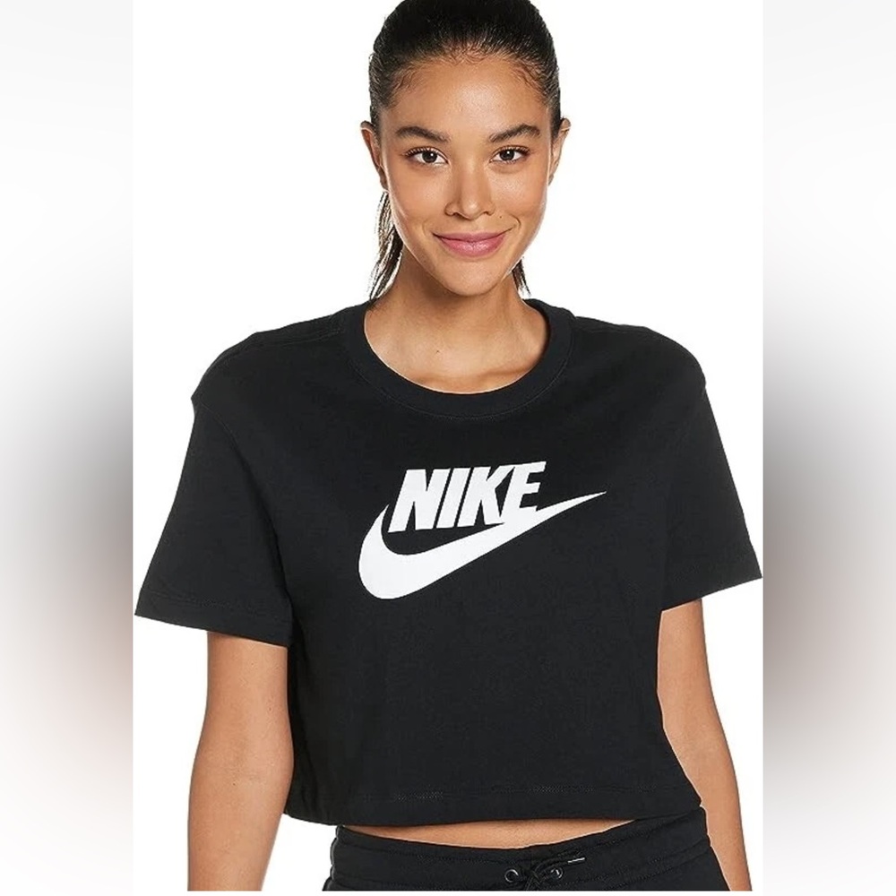 Nike Sportswear Black/white Essential Club Cropped Logo T-shirt Womens Size S